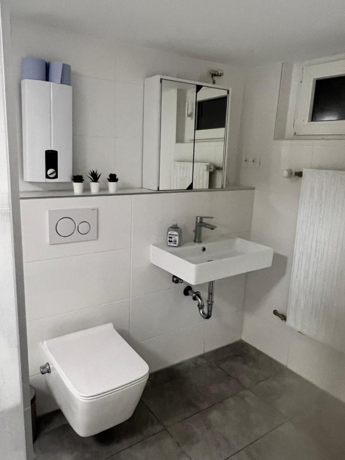 Nice Calm Souterrain Appertment In Ratingen Exterior photo